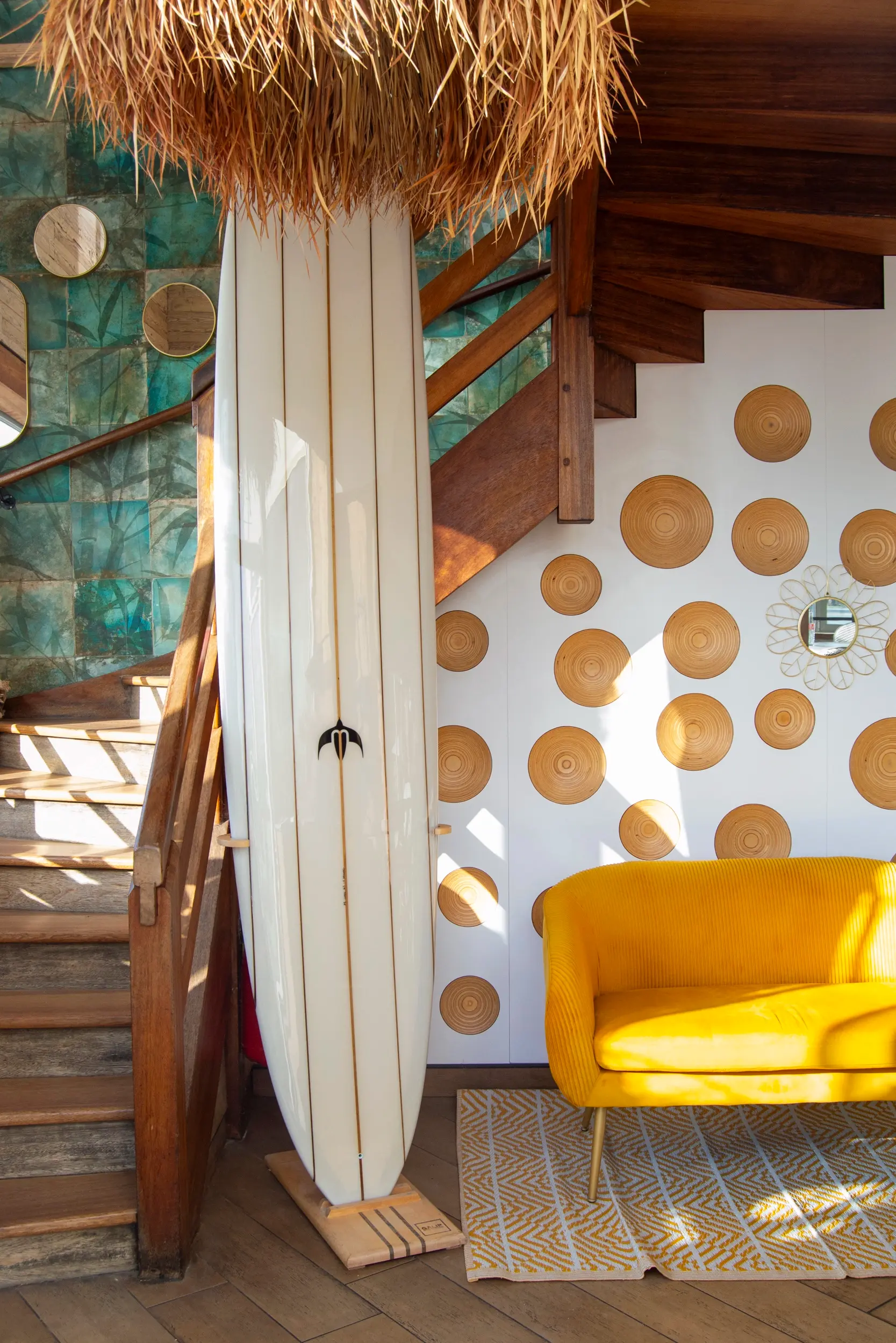 Intérieur chaleureux du restaurant Tinta Beltza